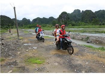 vespa tour hanoi - Ninh Binh Motorbike Tour 1 Day 